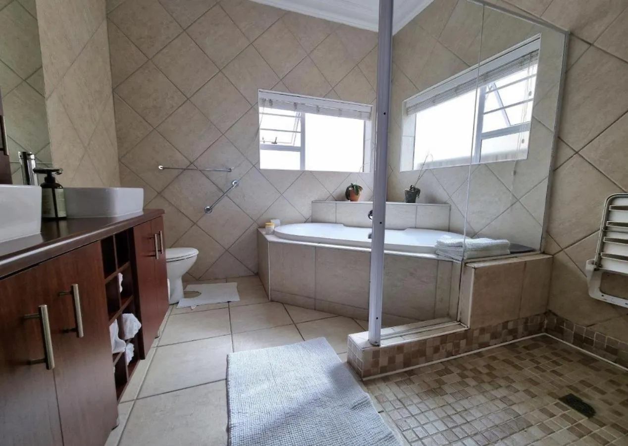Villa La Belle Port Elizabeth 0*,  South Africa