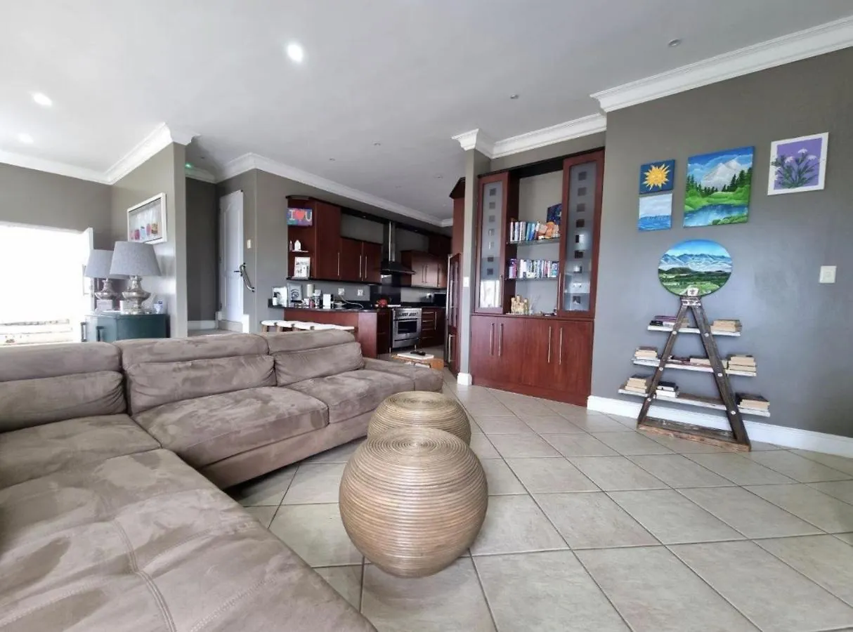 Villa La Belle Port Elizabeth